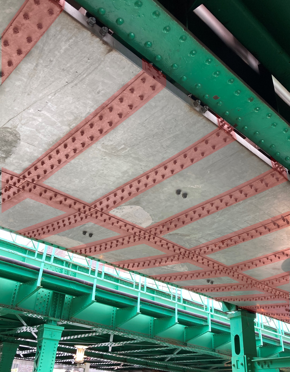防塵板　ゆるみ箇所：構造物と防塵板の締結部